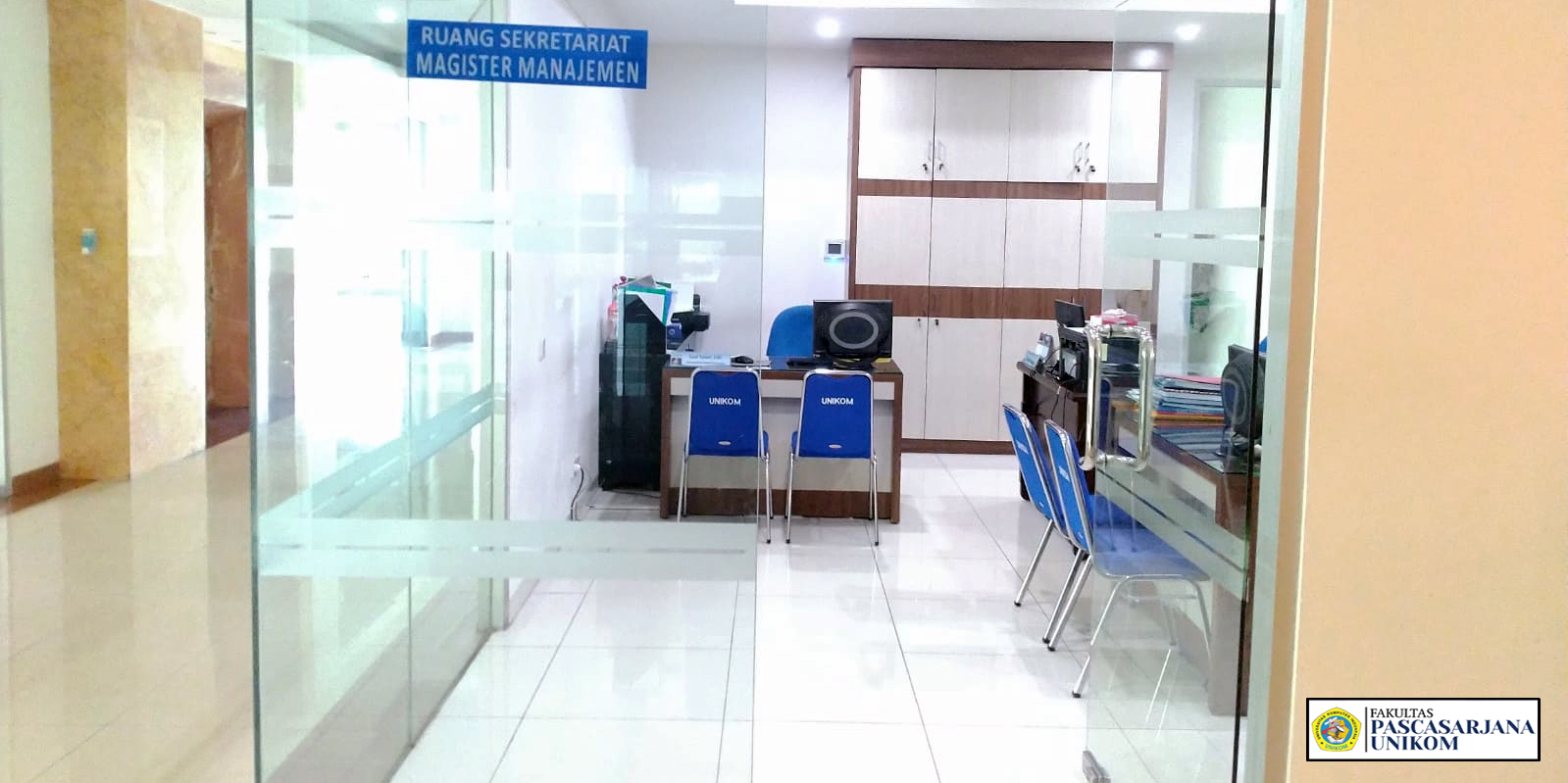 PINTU MASUK RUANG SEKRETARIAT PASCA R. 12.012 FIX