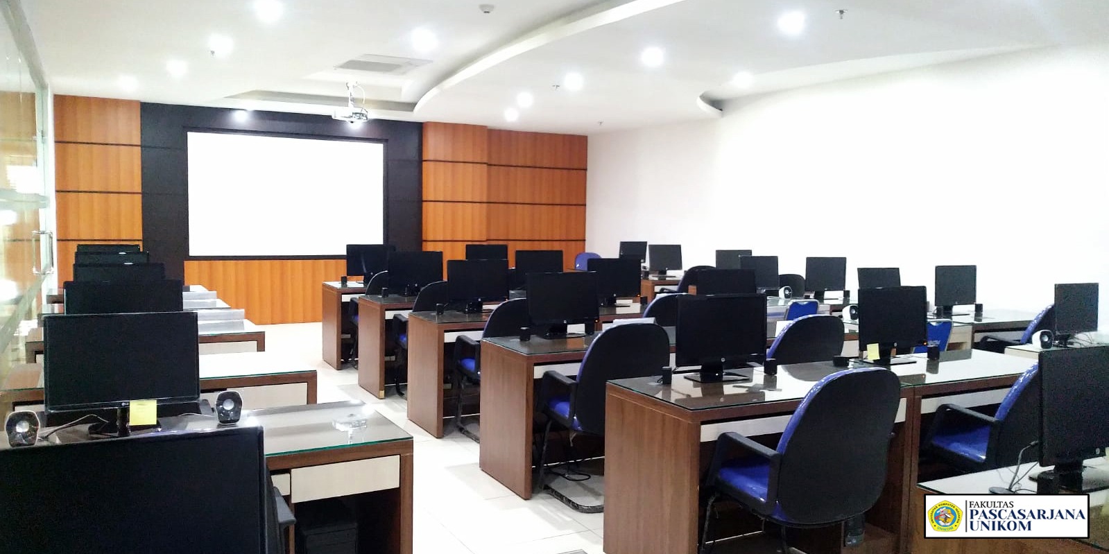 RUANG LABKOM COMPRESS 01